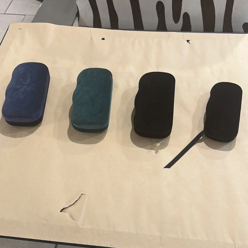 Gucci eyeglass cases - Picture 2 of 2